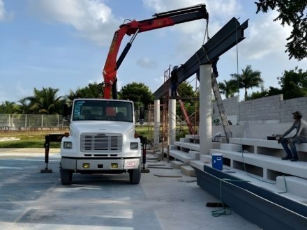Proceso de armado para estructura de Arco Techo en cancha deportiva en Hidalgo