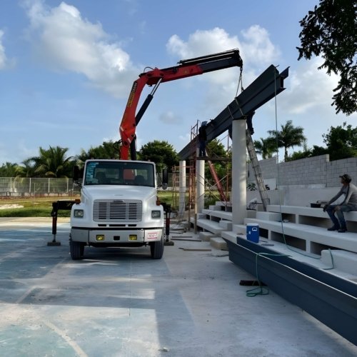 Proceso de armado para estructura de Arco Techo en cancha deportiva en Hidalgo